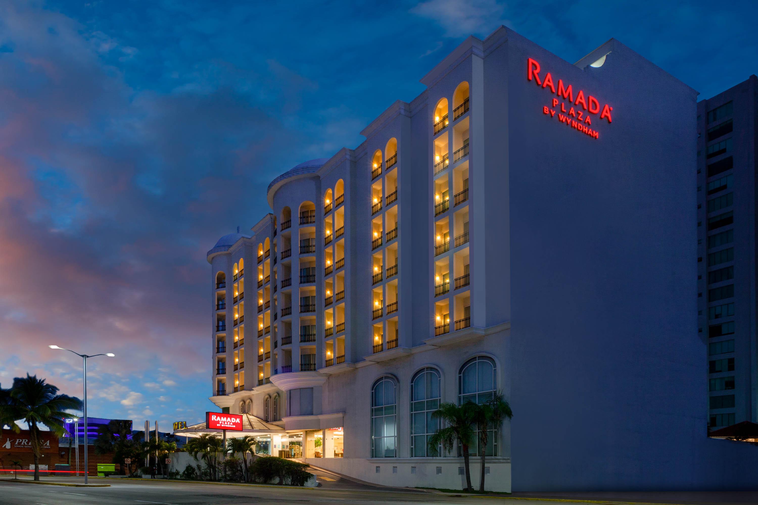 รามาดา พลาซา บาย วินด์แฮม เบรากรูซ โบกา เดลริโอ Hotel โบกา เดล ริโอ ภายนอก รูปภาพ